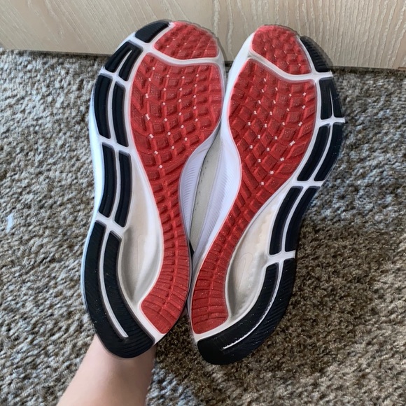 White Nike Air Zoom Pegasus 38 - Picture 2 of 7